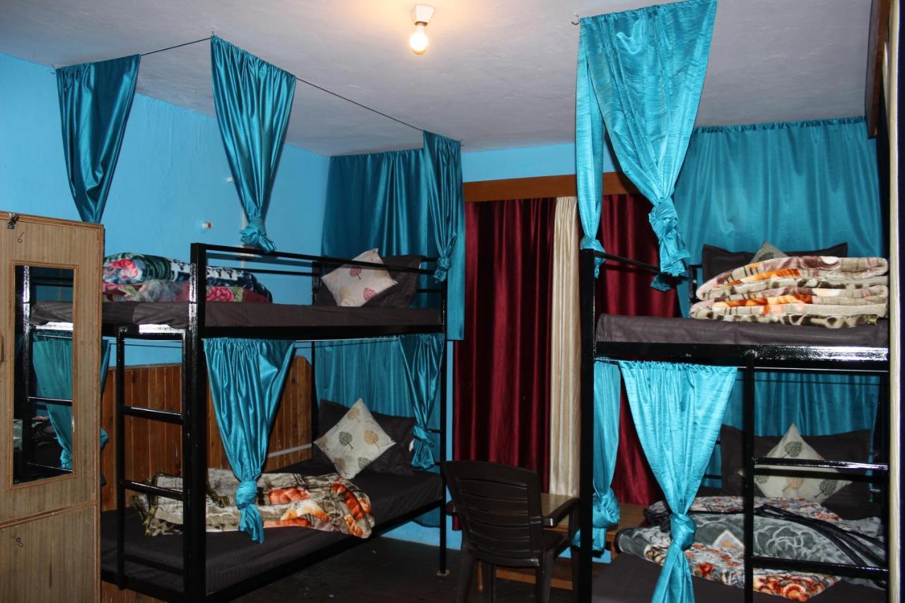 Non Stop Cafe Hostel & Stay Manāli Εξωτερικό φωτογραφία