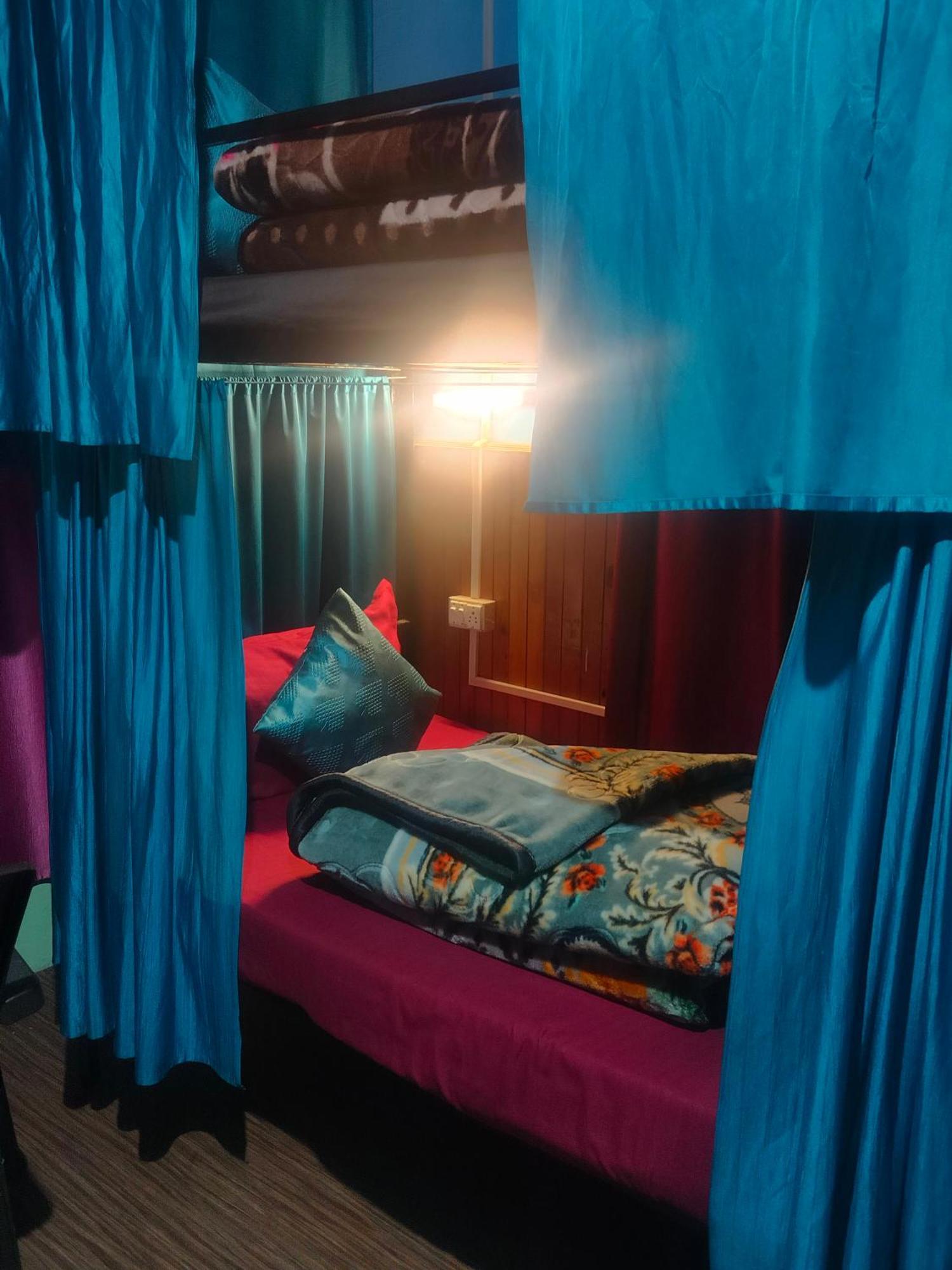 Non Stop Cafe Hostel & Stay Manāli Εξωτερικό φωτογραφία