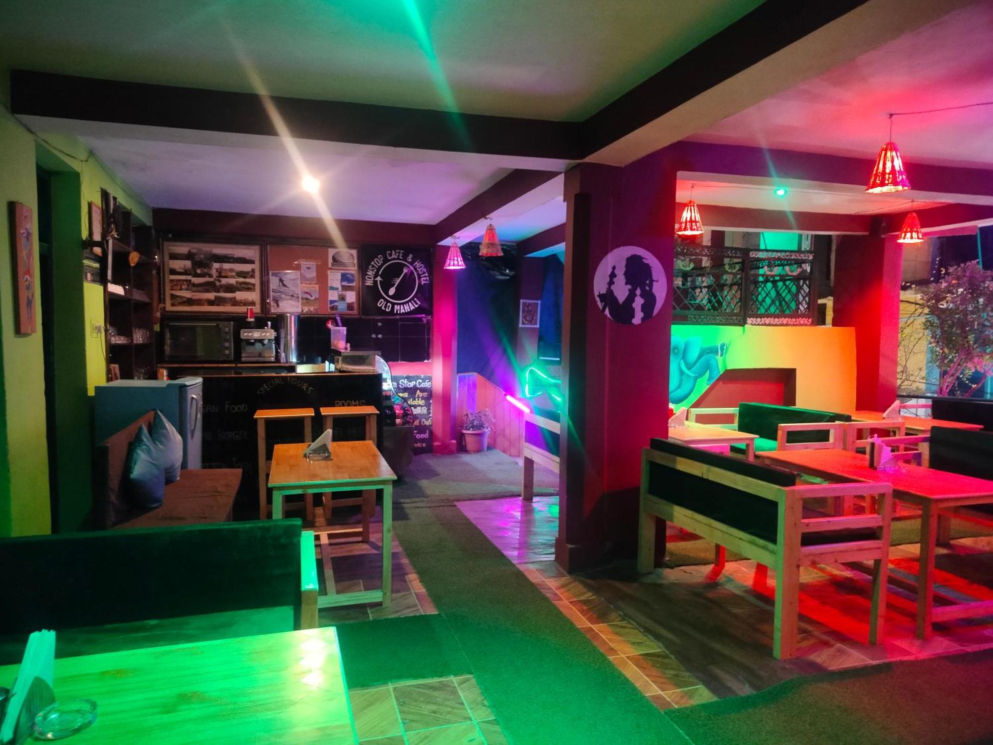 Non Stop Cafe Hostel & Stay Manāli Εξωτερικό φωτογραφία