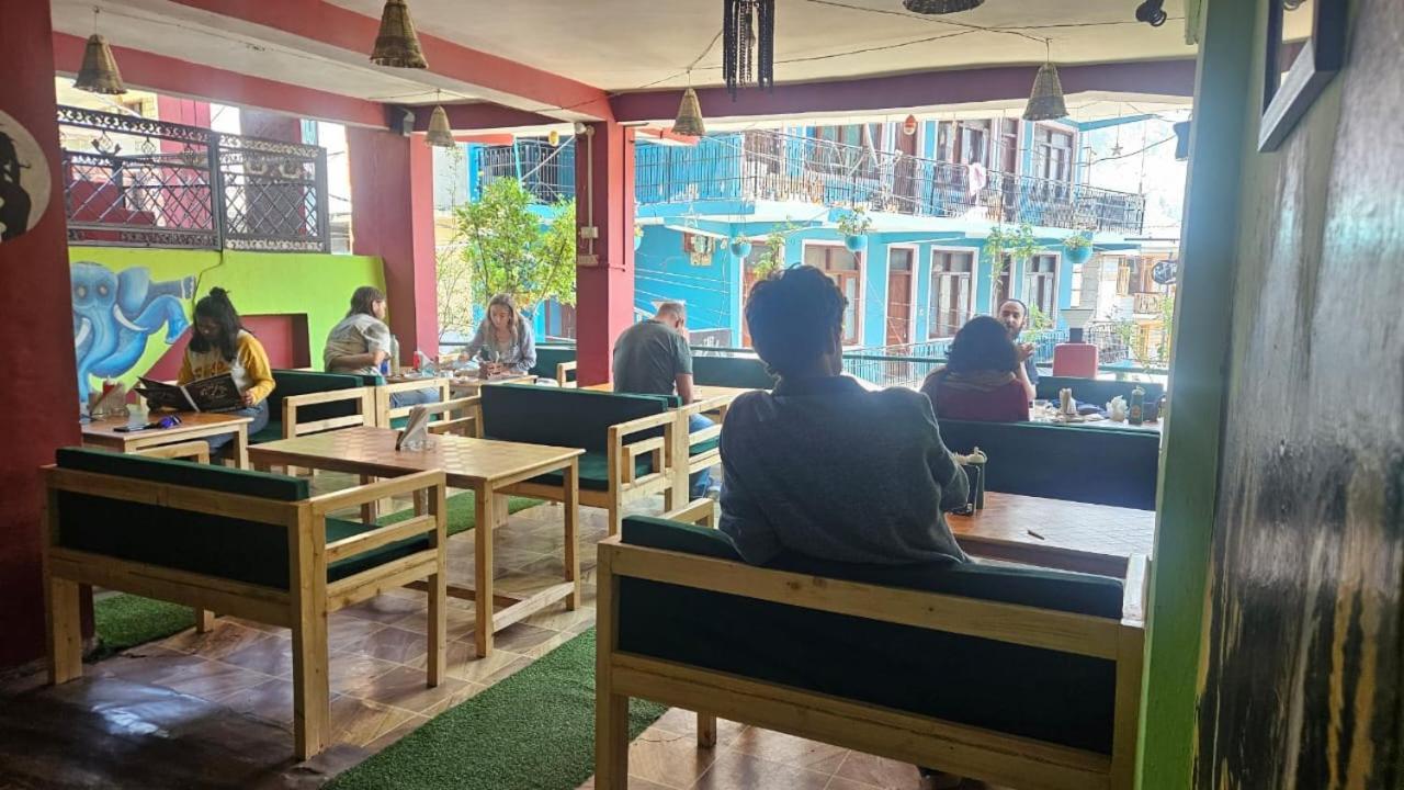 Non Stop Cafe Hostel & Stay Manāli Εξωτερικό φωτογραφία