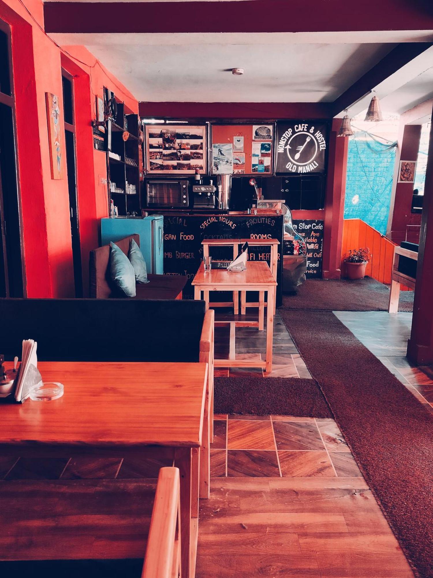 Non Stop Cafe Hostel & Stay Manāli Εξωτερικό φωτογραφία