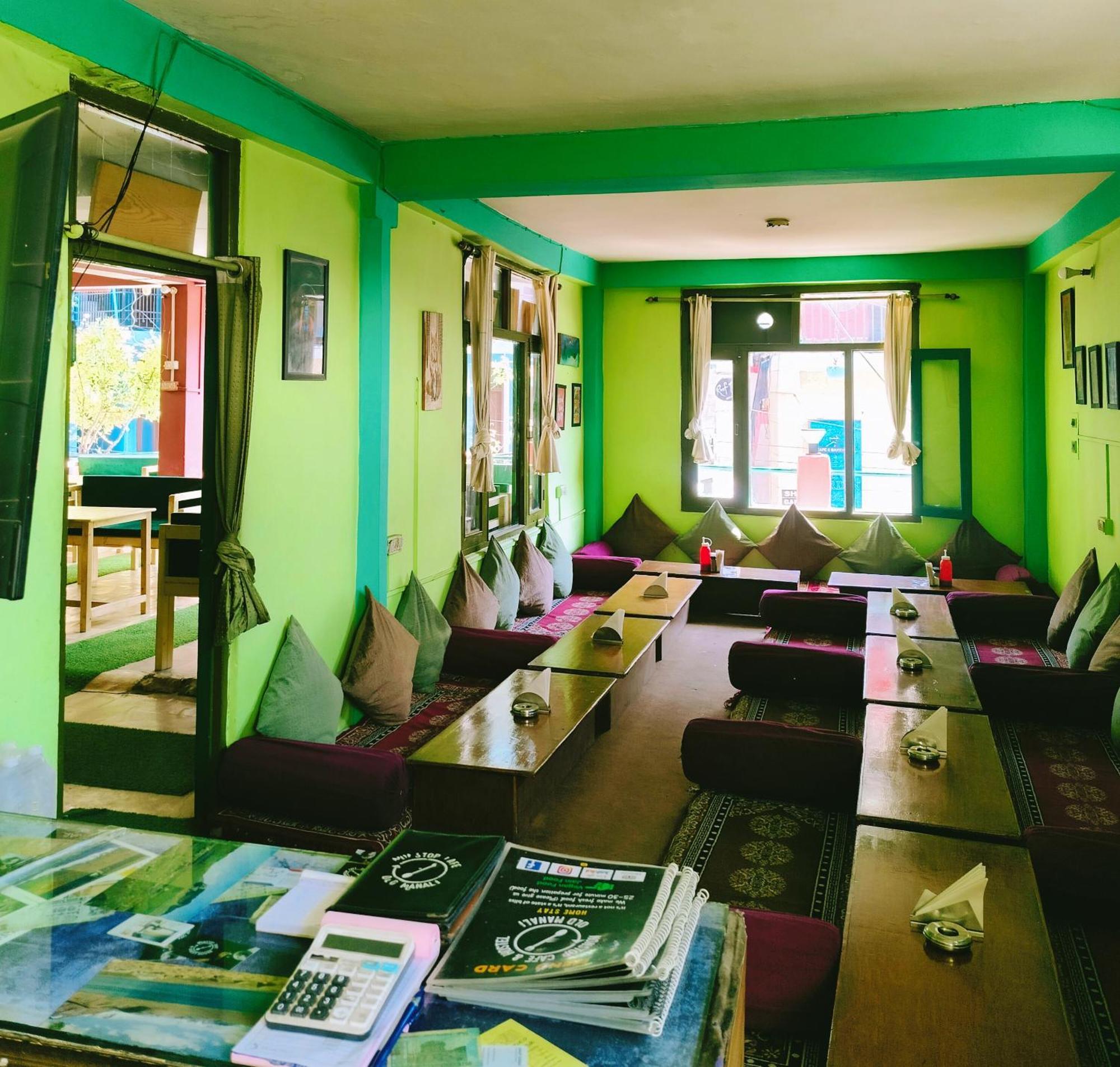 Non Stop Cafe Hostel & Stay Manāli Εξωτερικό φωτογραφία