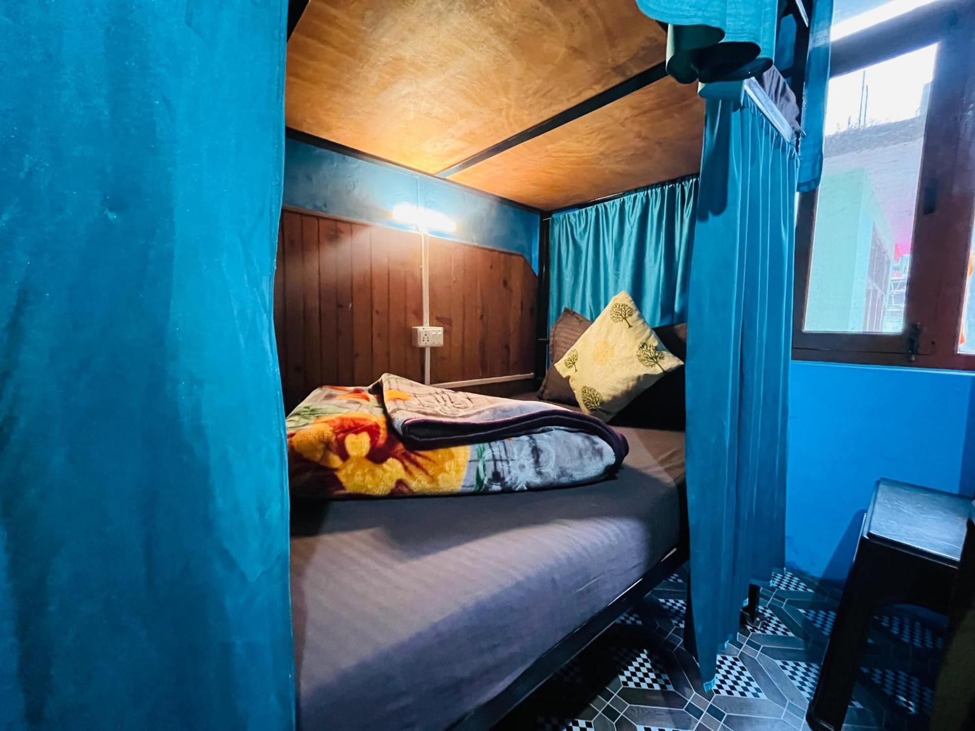 Non Stop Cafe Hostel & Stay Manāli Εξωτερικό φωτογραφία