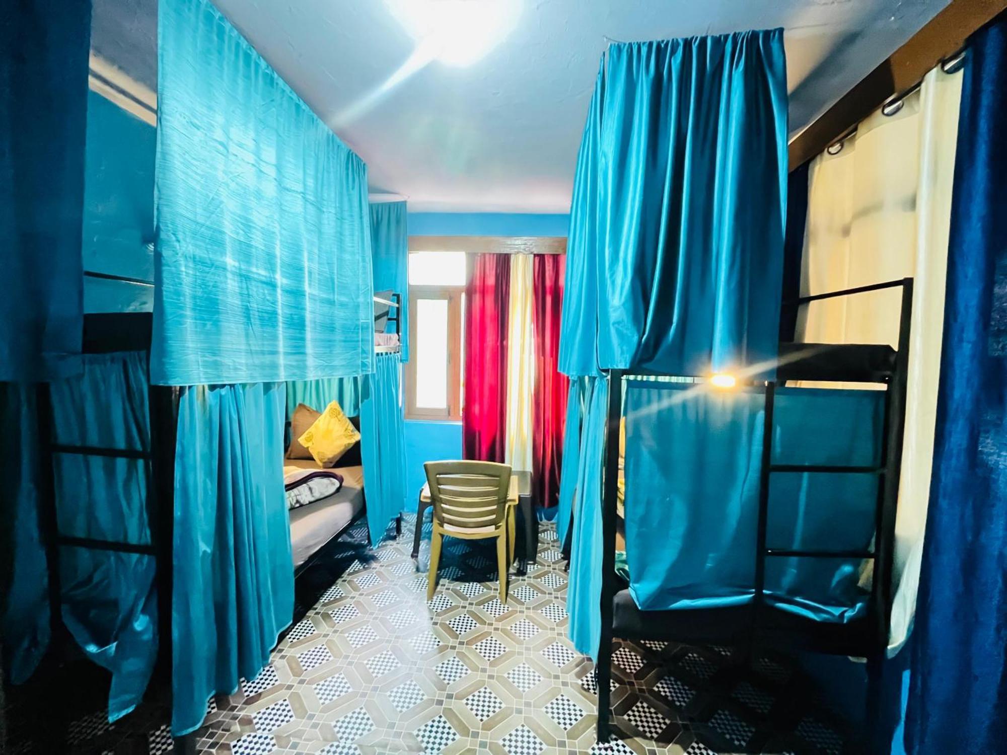 Non Stop Cafe Hostel & Stay Manāli Εξωτερικό φωτογραφία